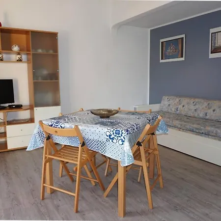 Villa Spacious With Private Garden And Shared Pool