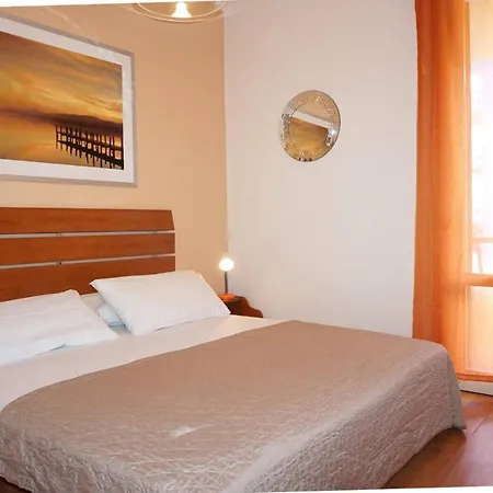 Spacious With Private Garden And Shared Pool