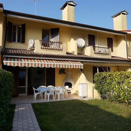 Spacious With Private Garden And Shared Pool * Porto Santa Margherita di Caorle